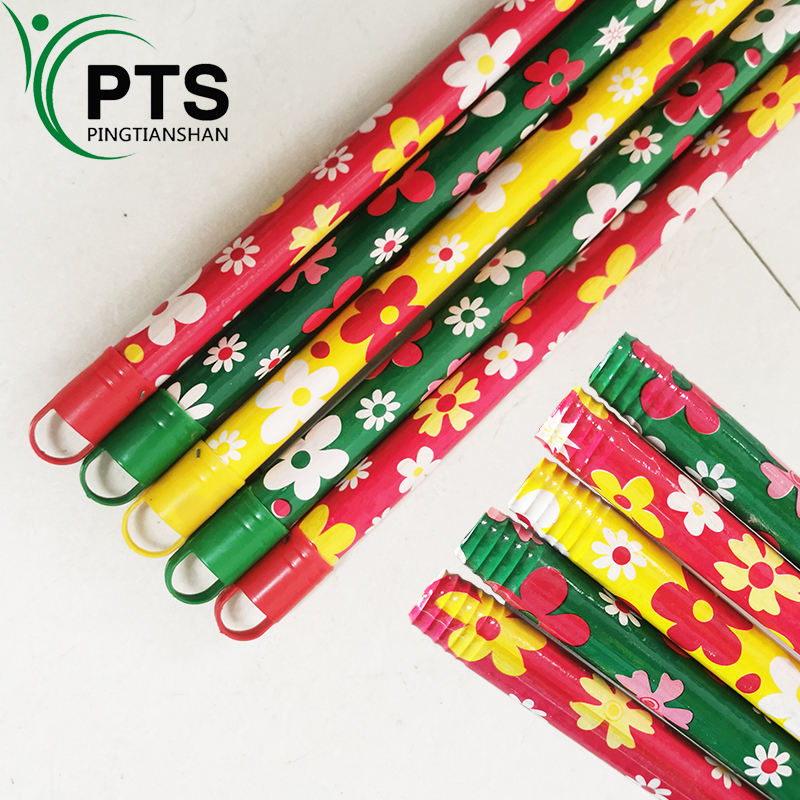 PVC Coated Factory Wholesale Eucalyptus Wood Long Plastic Hook Brush Stick Broom Handle Italian American Thread Wood Broomstick