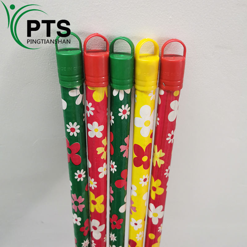 PVC Coated Factory Wholesale Eucalyptus Wood Long Plastic Hook Brush Stick Broom Handle Italian American Thread Wood Broomstick